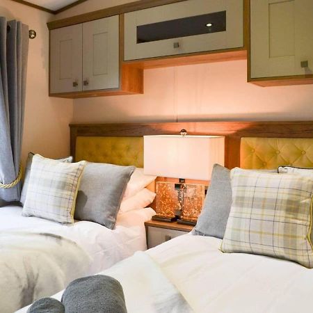 Luxury Boutique Style Lodge With Hot Tub Bridlington Exterior photo