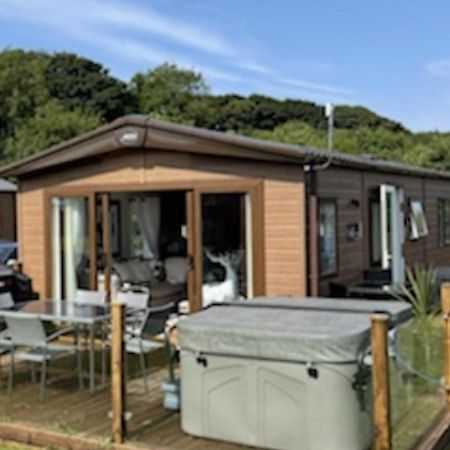 Luxury Boutique Style Lodge With Hot Tub Bridlington Exterior photo